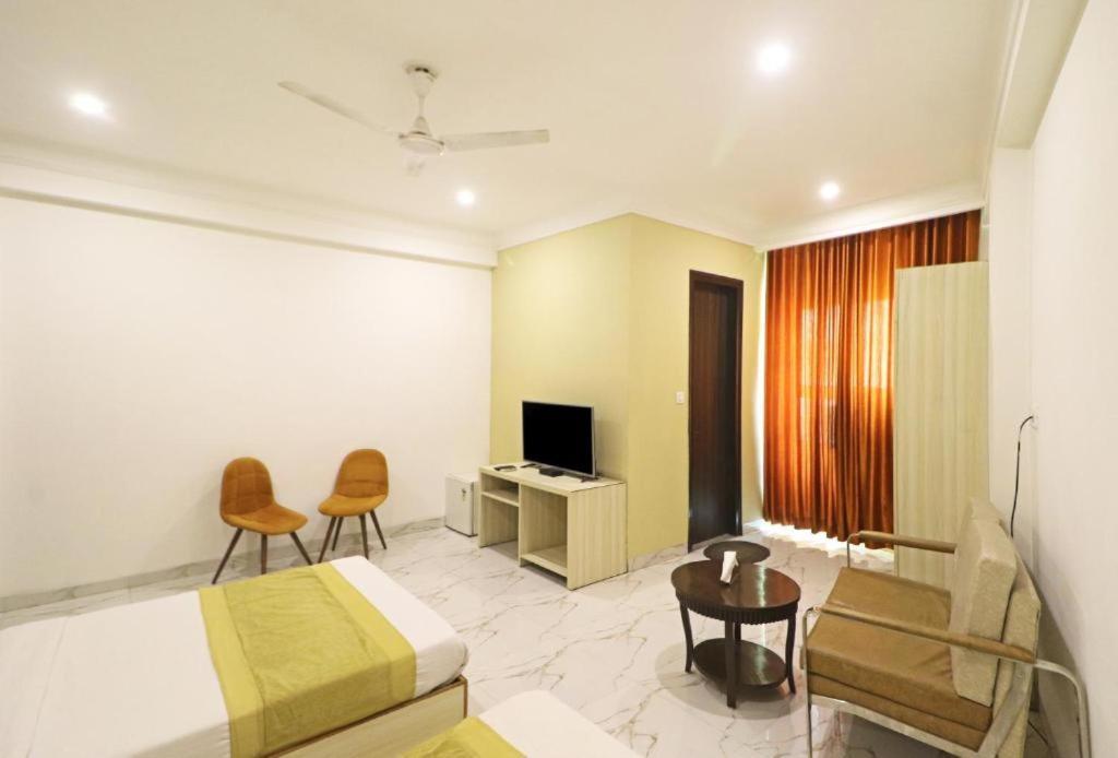 Hotel Almora Sky Near By Delhi International Airport With - Free Airport Pickup And Drop New Delhi Luaran gambar