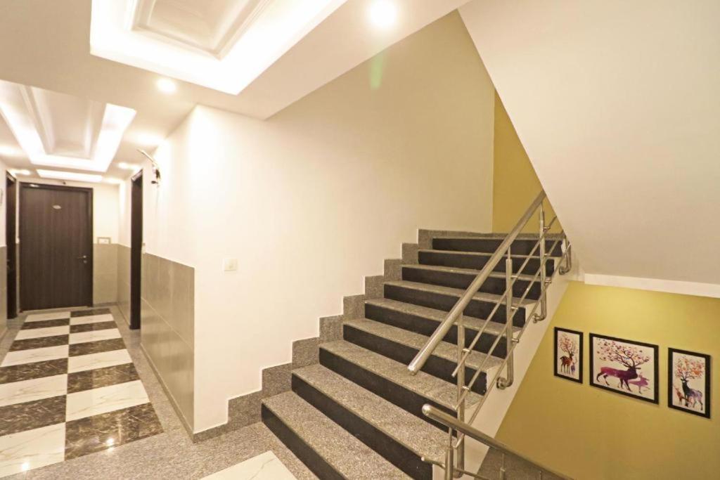 Hotel Almora Sky Near By Delhi International Airport With - Free Airport Pickup And Drop New Delhi Luaran gambar