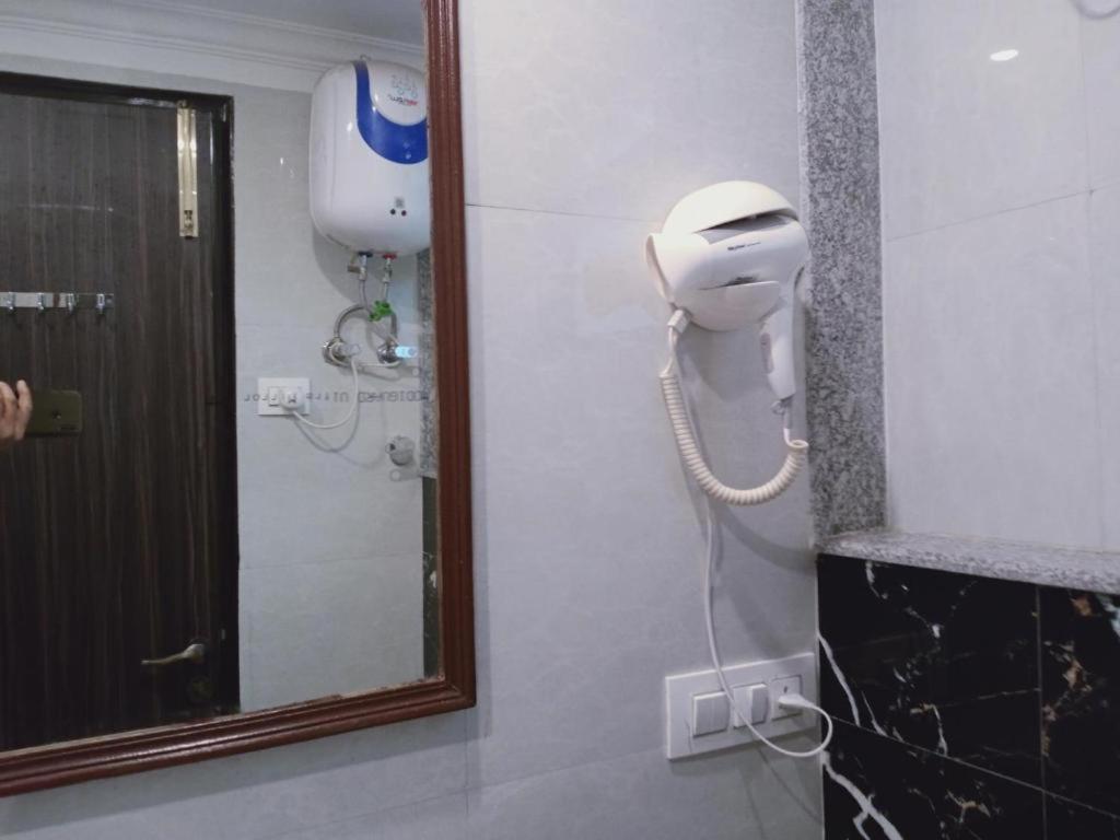 Hotel Almora Sky Near By Delhi International Airport With - Free Airport Pickup And Drop New Delhi Luaran gambar
