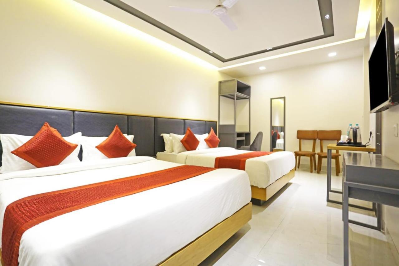 Hotel Almora Sky Near By Delhi International Airport With - Free Airport Pickup And Drop New Delhi Luaran gambar