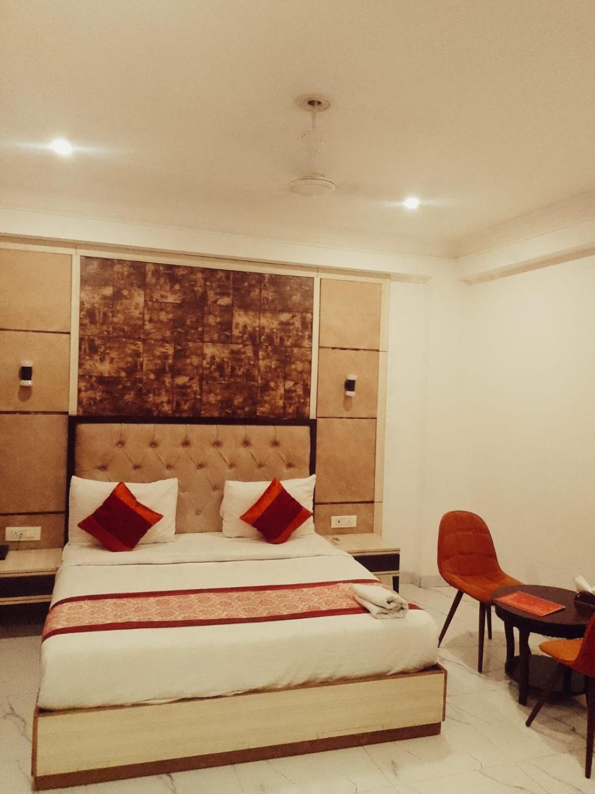 Hotel Almora Sky Near By Delhi International Airport With - Free Airport Pickup And Drop New Delhi Luaran gambar